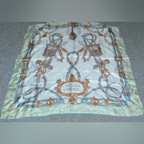 Bride d'empire scarf - Picture 3 of 3